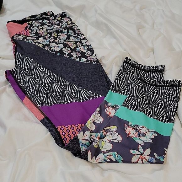 VSX SPORT patchwork LEGGINGS HTF - Picture 2 of 2